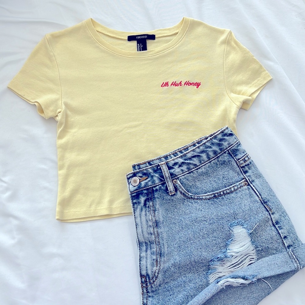 Uh Huh Honey Crop Top 🍯💕